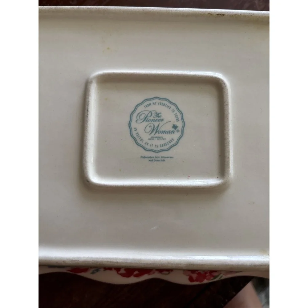 Pioneer Woman RUFFLE Stoneware Baking Dish 12x8